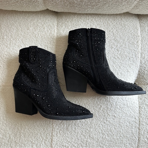 Very G Black Austin Booties - Picture 2 of 6